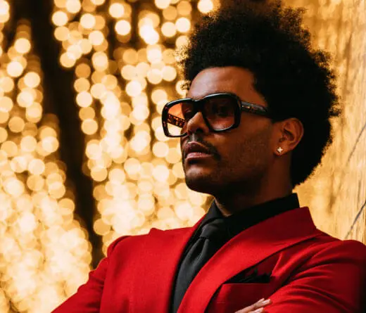 Con una actuacin impecable, The Weeknd estrena el vertiginoso video de Blinding Lights.